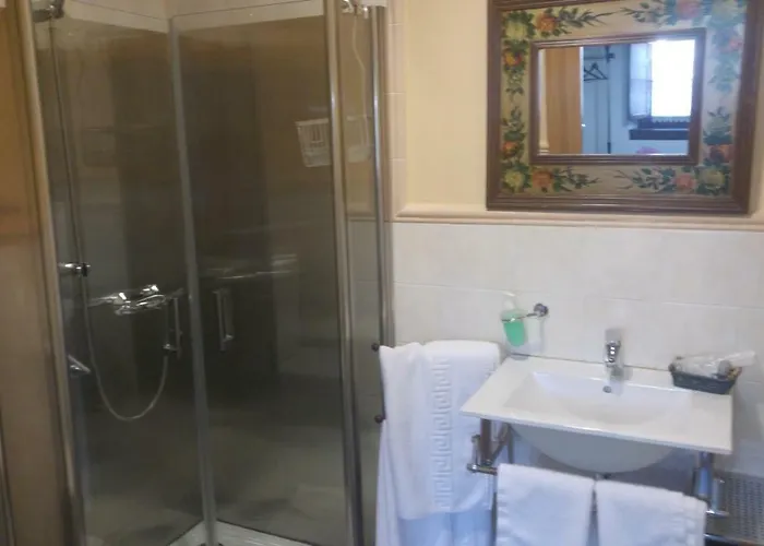 Pensión La Casa Vieja 3*