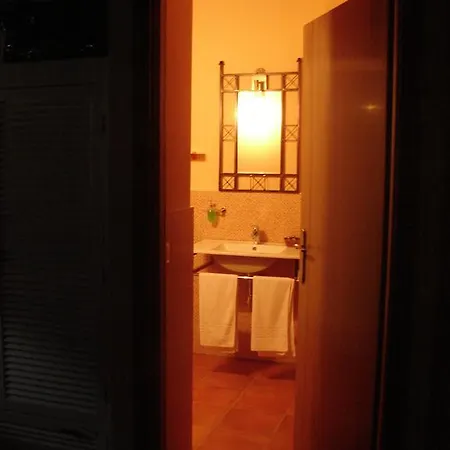 Guest house La Casa Vieja 3*